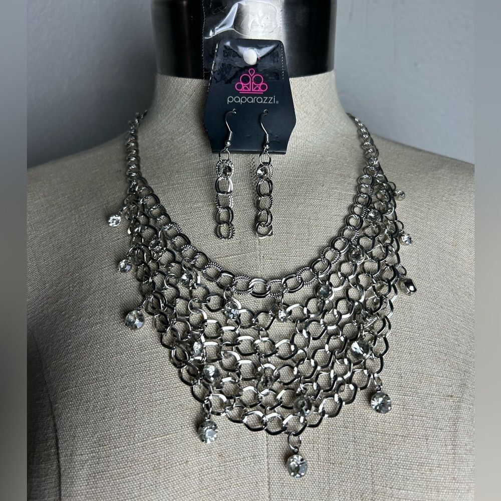 Paparazzi Silver Chain Necklace with Earrings